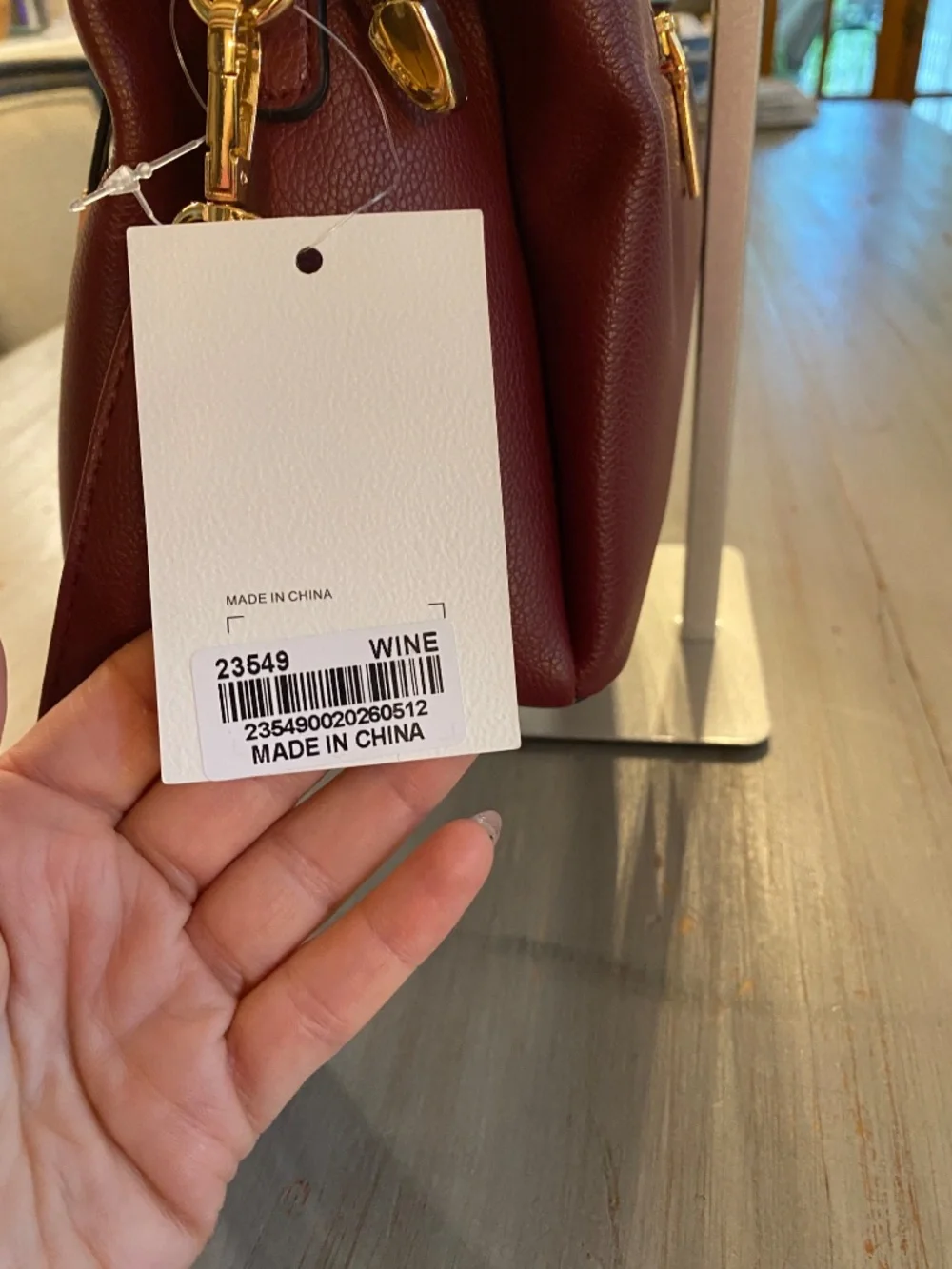 048 - Oakdale Burgundy Faux Leather Handback with Scarf